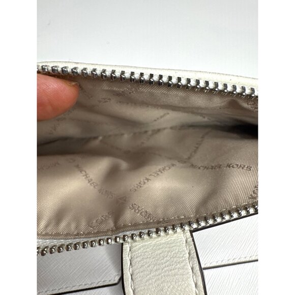Michael Kors Quilted White Leather Wristlet Wallet - Picture 13 of 16